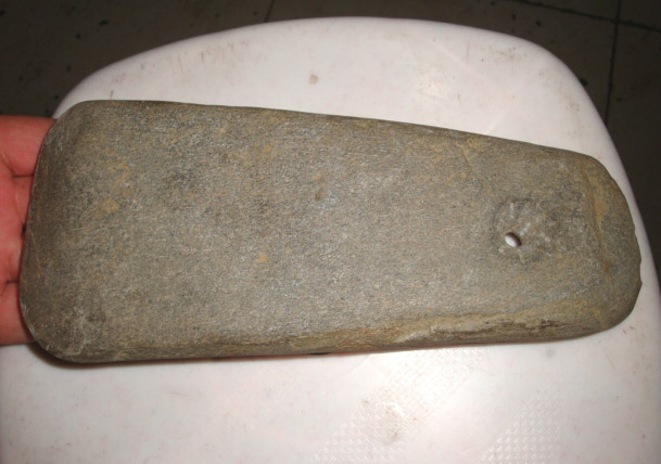 新石器时代代孔石镐售出