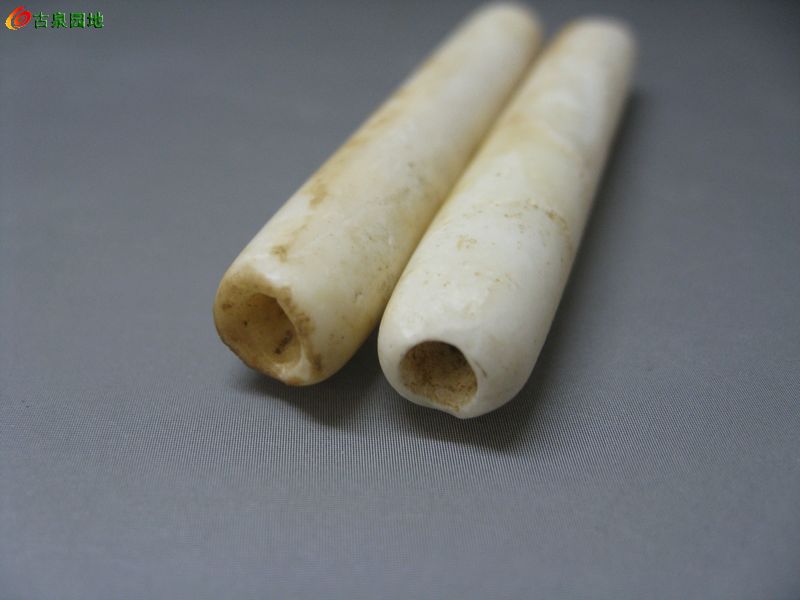 红山文化鸡骨白玉管图片