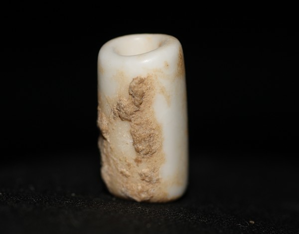 红山文化鸡骨白玉管图片